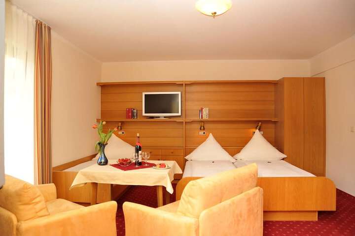 Room 10 of 40