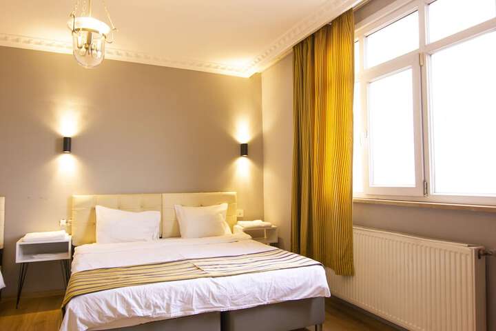 Room 8 of 27