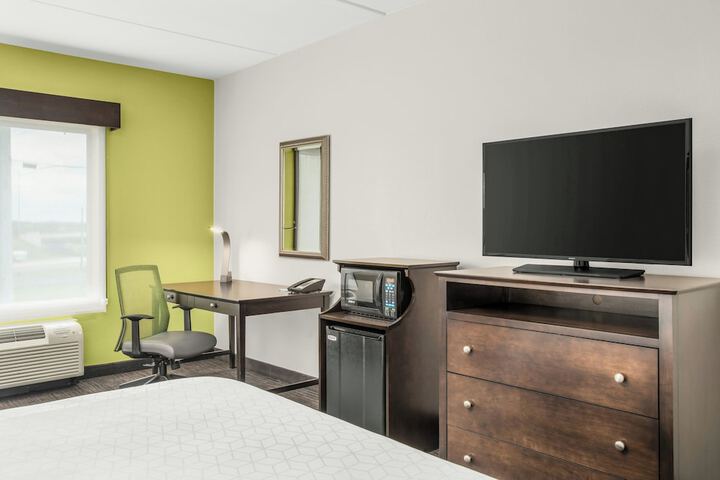 Room 32 of 62