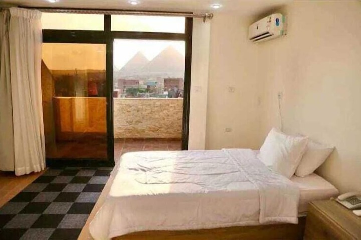 Room 4 of 21