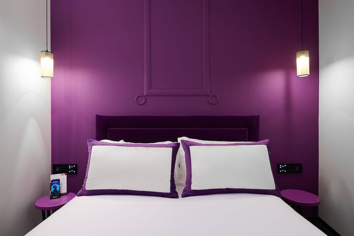 Room 32 of 96