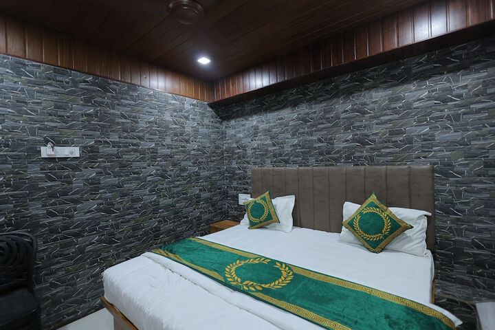 Room 16 of 29