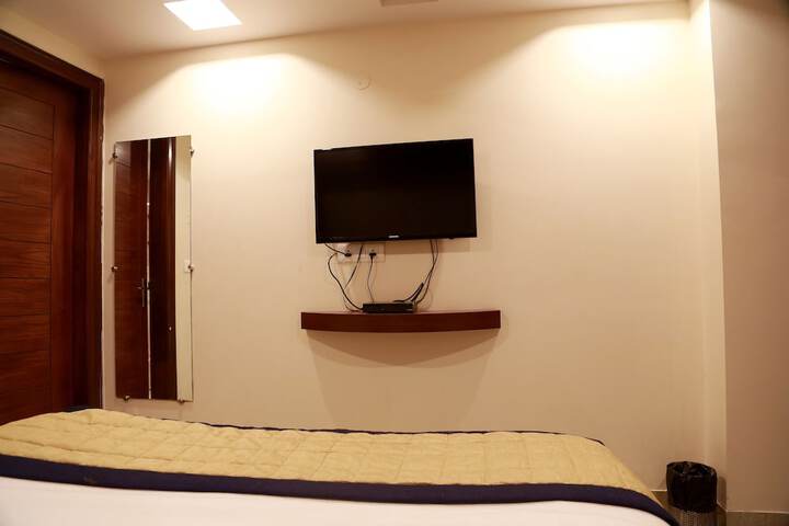 Room 8 of 45
