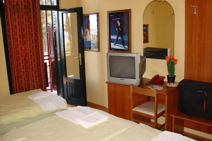 Room 14 of 29