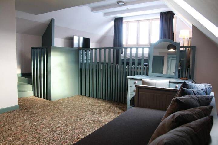 Room 8 of 36