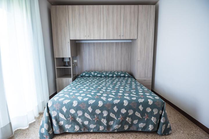 Room 11 of 64