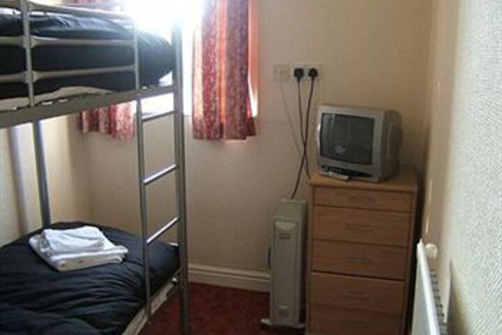 Room 5 of 25
