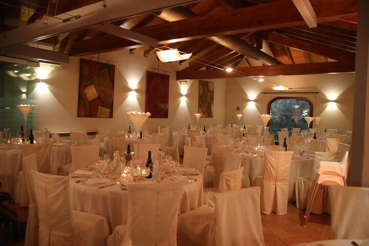 Banquet hall