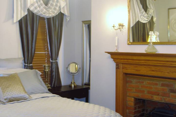 Room 13 of 176