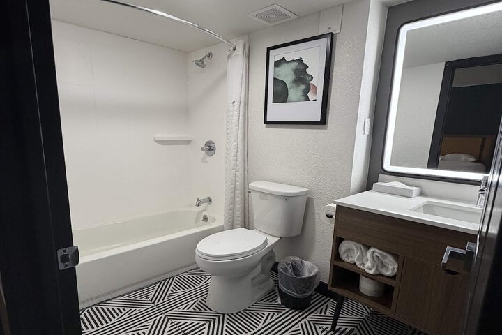Room 16 of 29