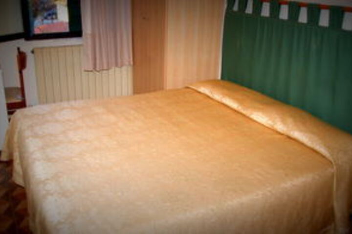 Room 16 of 44