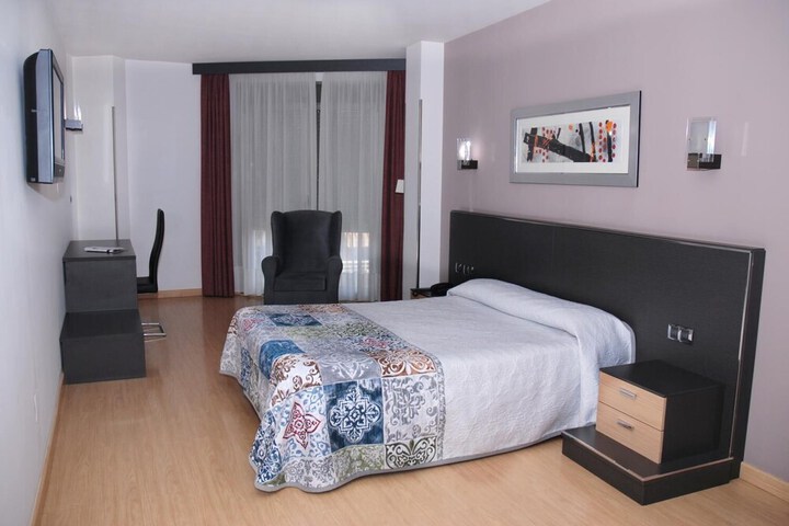 Room 8 of 37