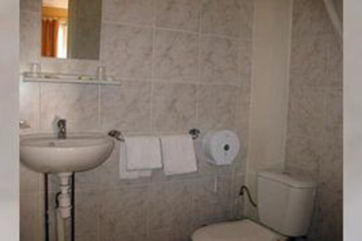 Room 5 of 28