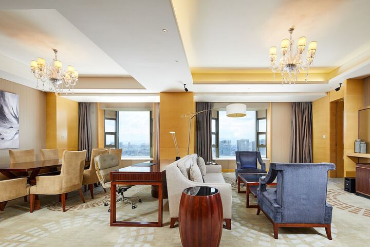 Room 10 of 54