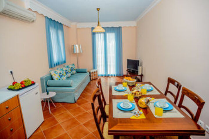 Room 18 of 33