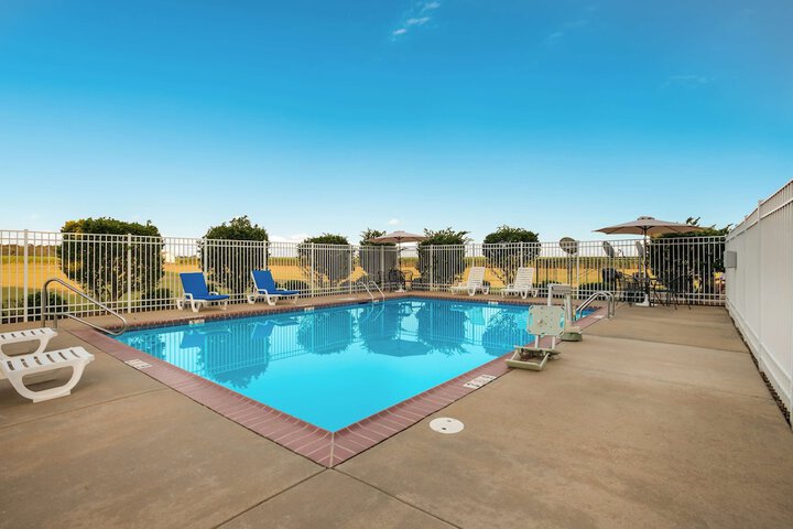 Hotel with Pool