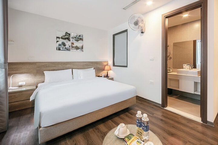 Room 18 of 28