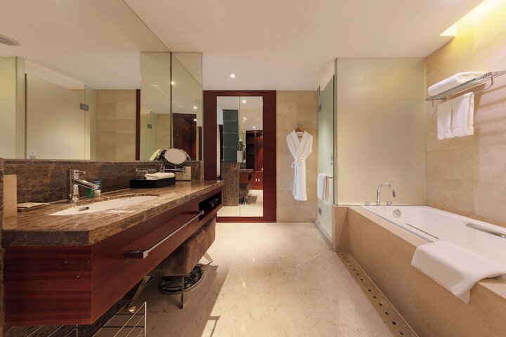 Room 20 of 33