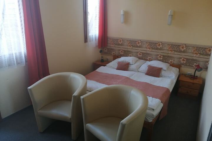 Room 25 of 46
