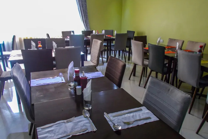 Dining 20 of 22