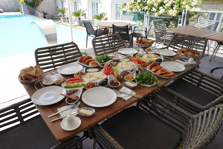 Breakfast/Coffee Service 55 of 72