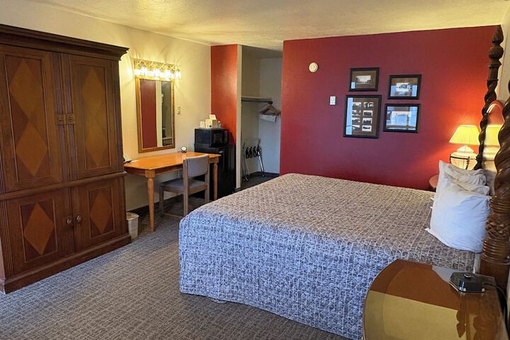 Room 12 of 38