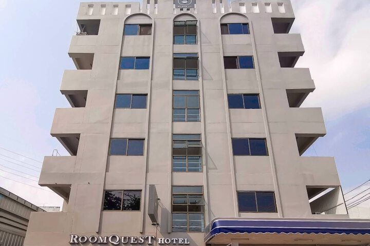 RoomQuest Bangkok Ratchada
