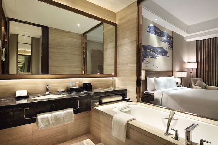 Room 14 of 35