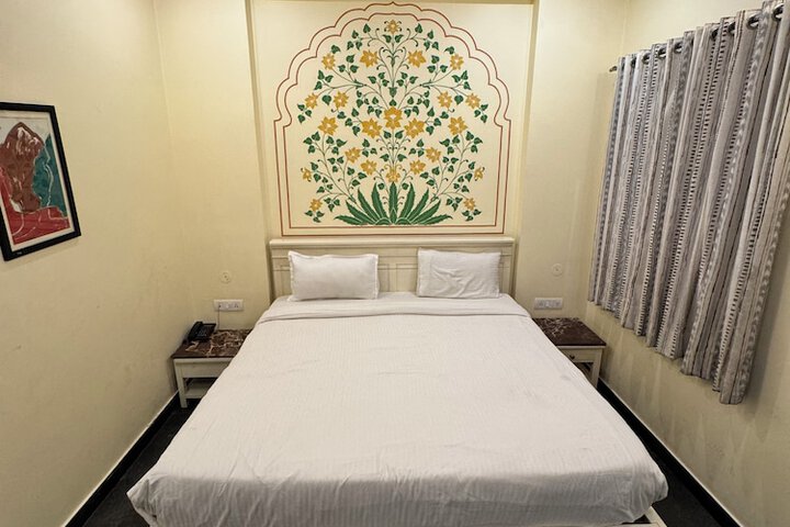 Room 15 of 62