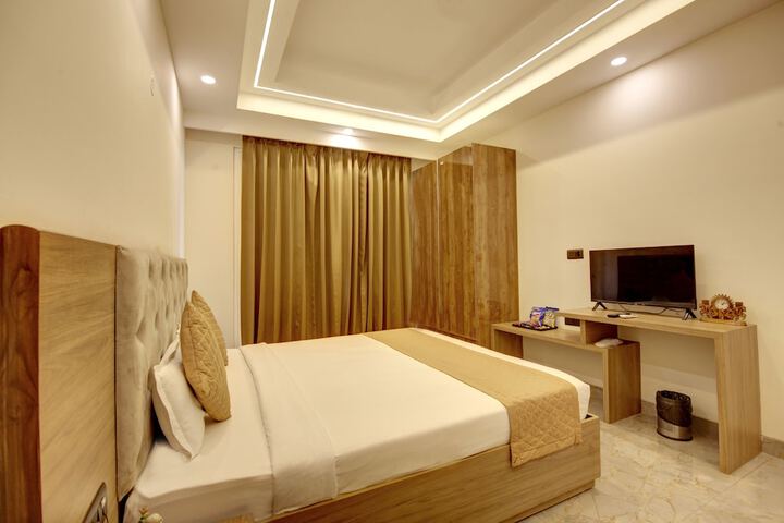 Room 9 of 47