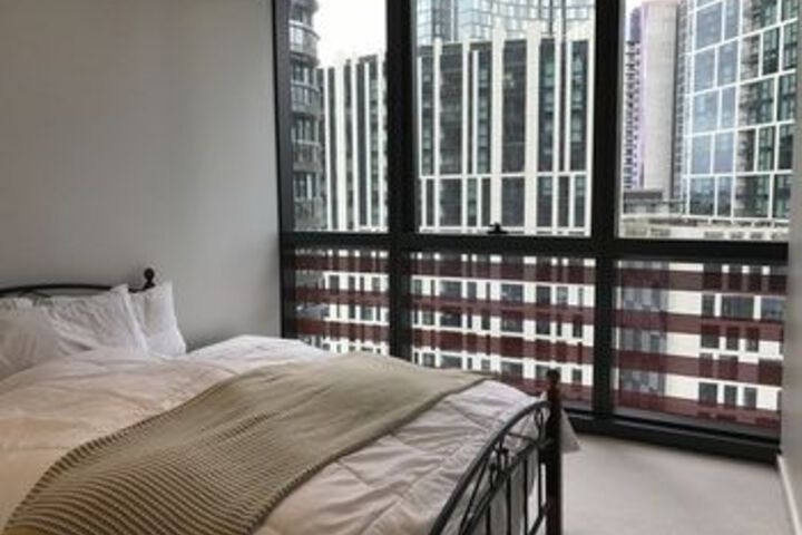 Room 6 of 25