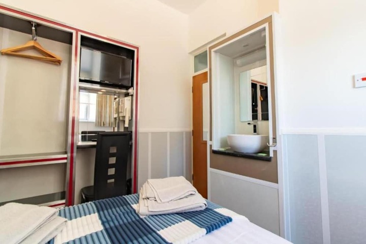 Room 14 of 58
