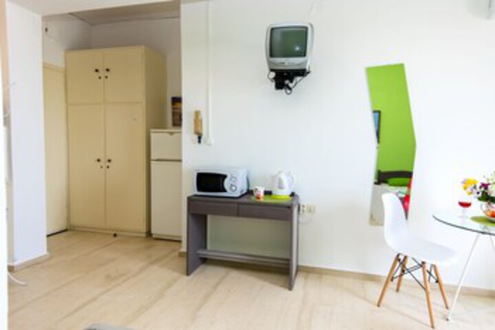 Room 35 of 63