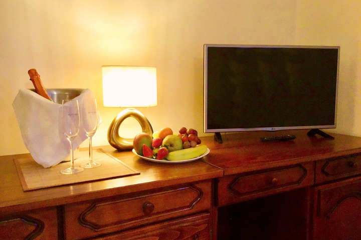 Room 3 of 53