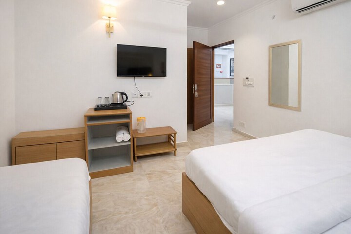Room 12 of 48