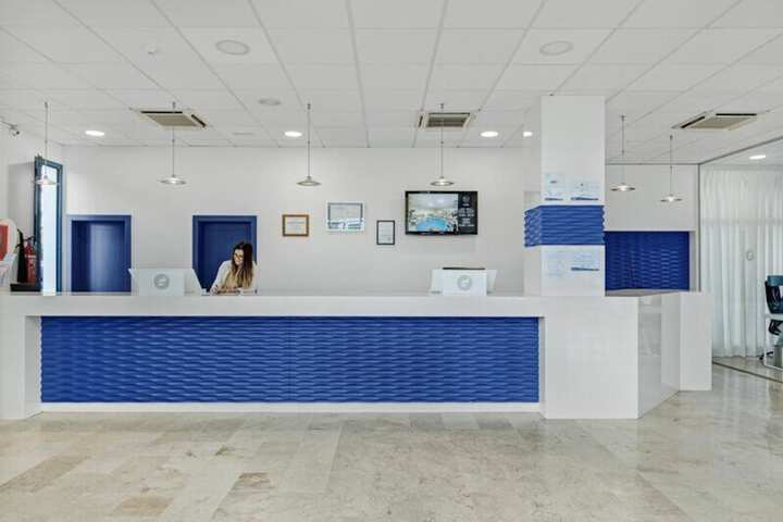 Entrance & Lobby