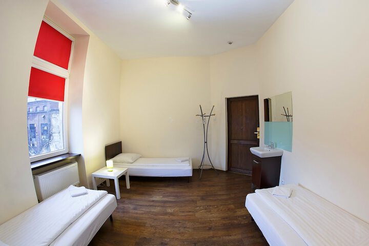 Room 11 of 35