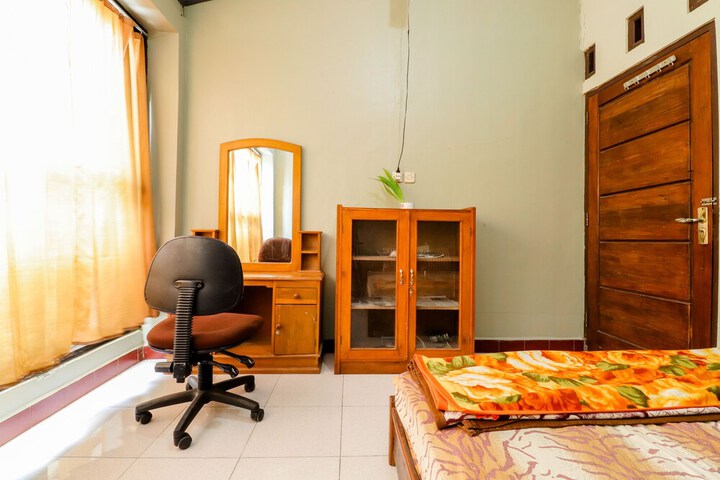 Room 7 of 33