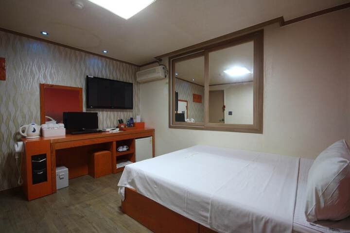 Room 36 of 57