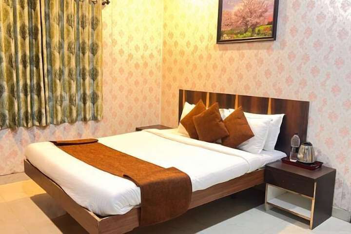Room 8 of 42