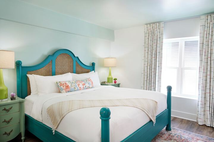 Room 9 of 25
