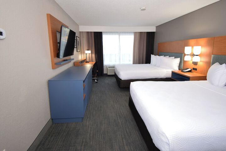 2 Queen Beds (2 of 22)