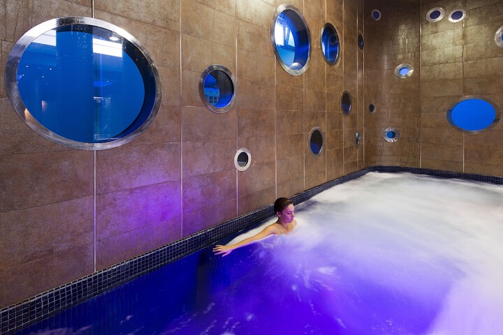 Pools & Facilities