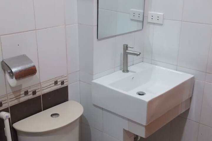 Room 8 of 16