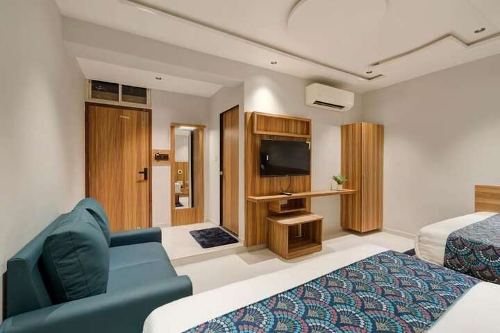 Room 27 of 39