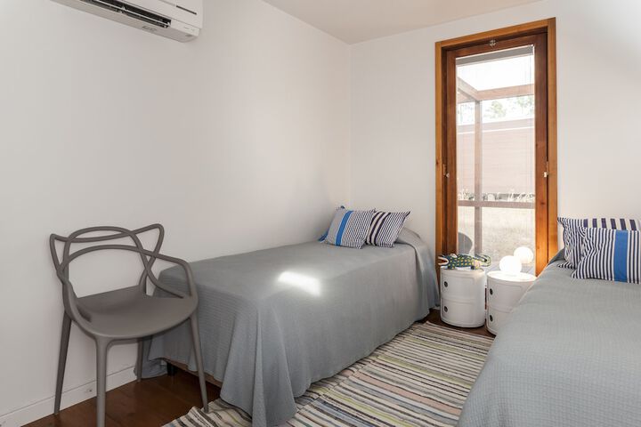 Room 6 of 24