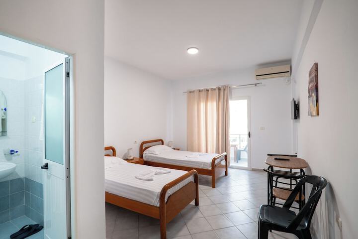 Room 28 of 81