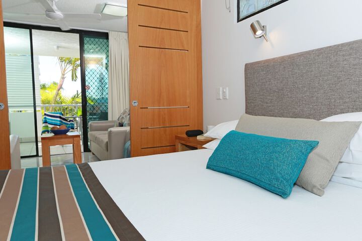 Room 4 of 90