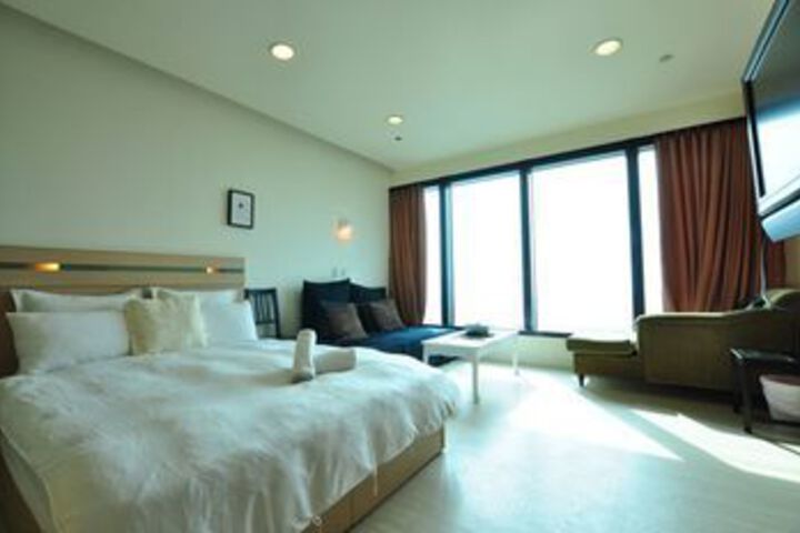 Room 5 of 20