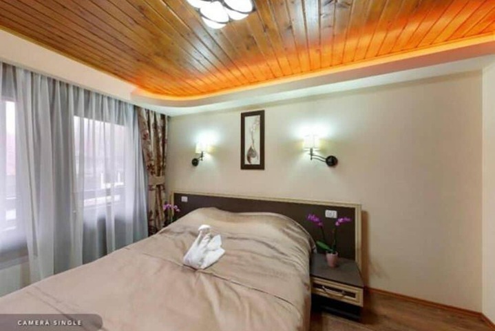 Room 9 of 23
